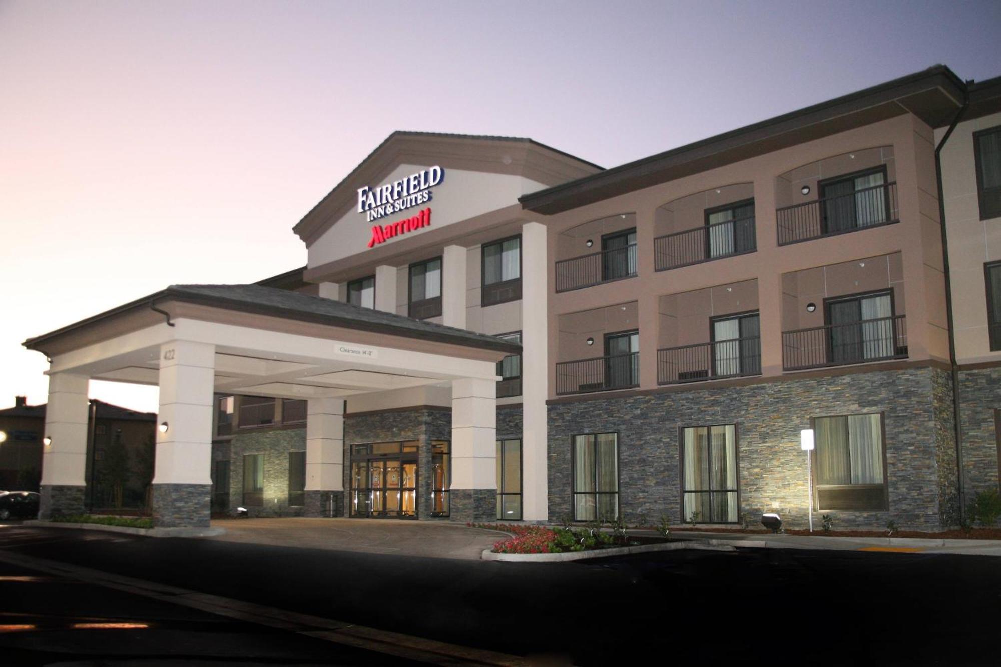 Fairfield Inn & Suites Техачапи Екстериор снимка
