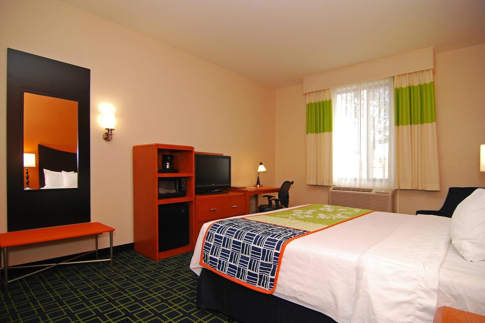 Fairfield Inn & Suites Техачапи Екстериор снимка